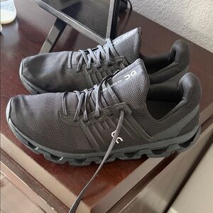 On Running Cloud Men's Charcoal Athletic Shoes